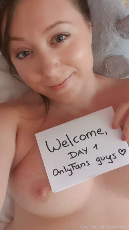 ‘Welcome’-smile & ‘welcome’-pussy Lilymariemfc